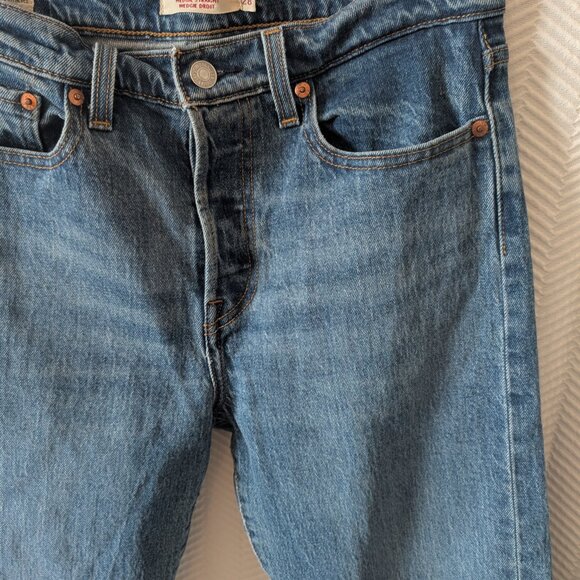 Levi's Premium Wedgie Straight Fit Women's Blue Jeans Size 28 frayed hem - Picture 11 of 14